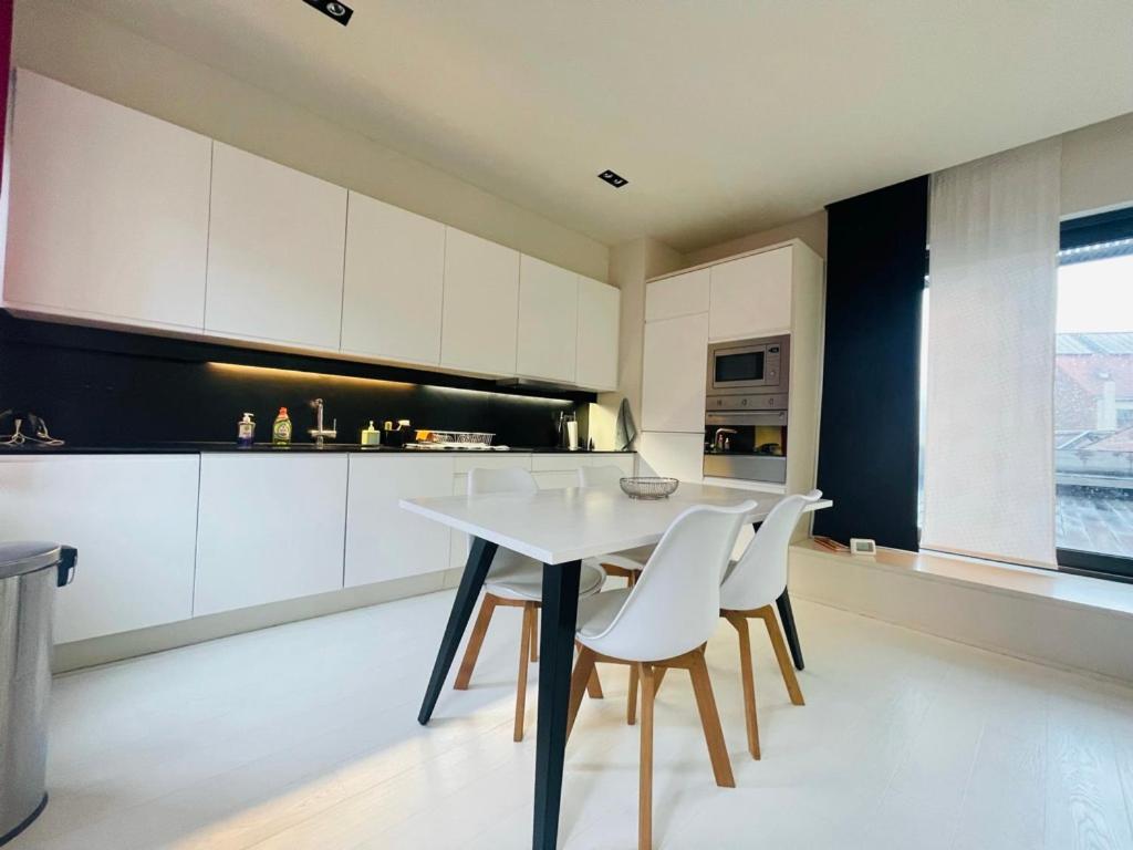Down Town Penthouse With Private Parking Apartment Brussels Ngoại thất bức ảnh